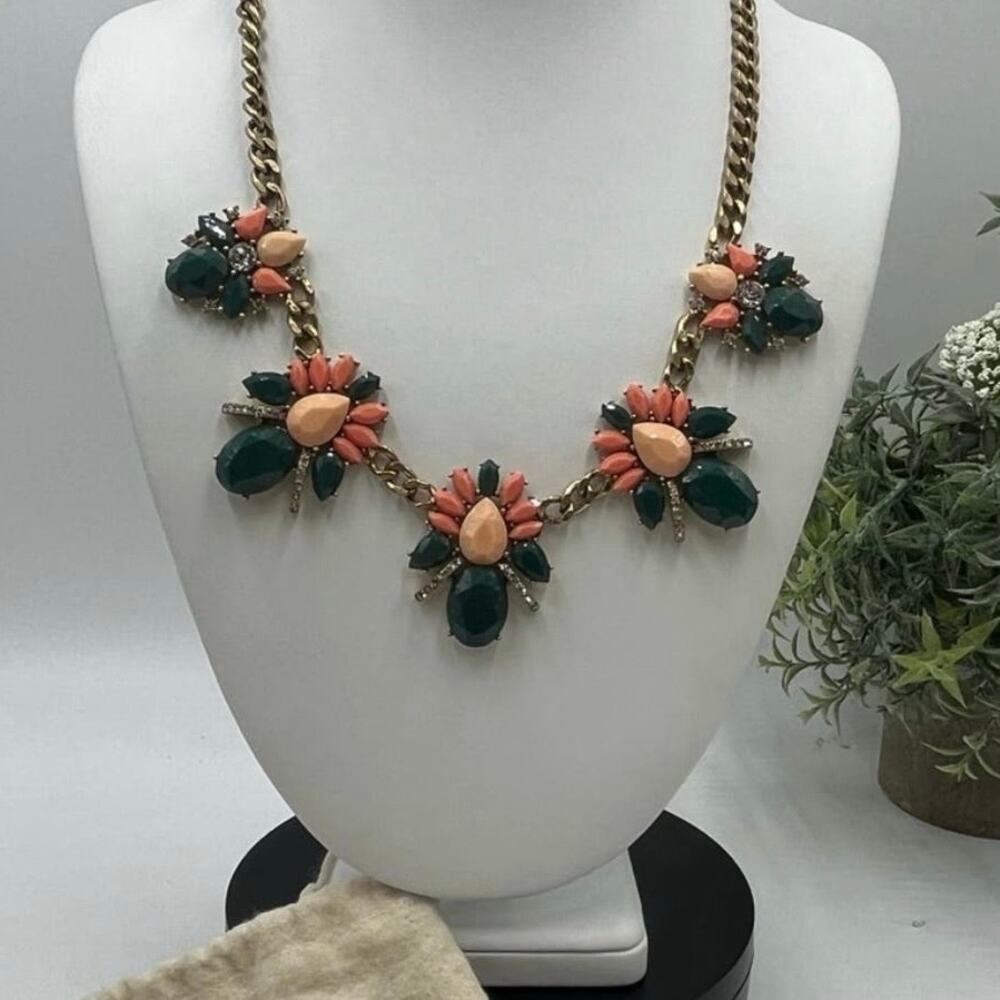 J. Crew Rhinestone Peach Green Salmon Gold Tone Chain Statement Necklace New